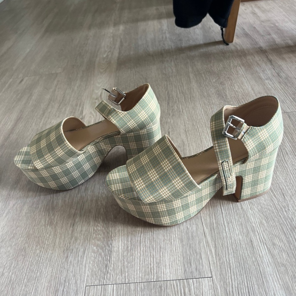 UO Wedge Heel Sandals Gingham